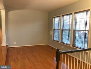 22519 Maison Carree Square in Ashburn, VA - Building Photo - Building Photo