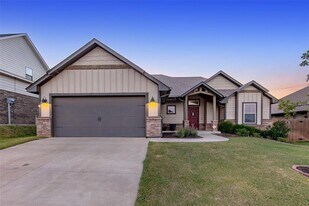 2333 El Cajon St in Edmond, OK - Building Photo