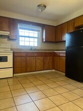43 Charter Oak St, Unit D in Manchester, CT - Building Photo - Building Photo