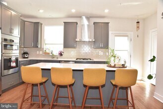 214 Red Leaf Ln in Exton, PA - Building Photo - Building Photo