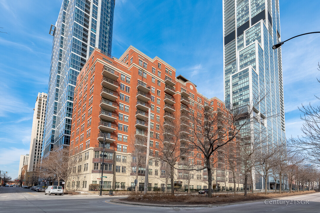1250 S Indiana Ave, Unit 507 in Chicago, IL - Building Photo