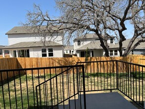 224 Camryn Xing in San Antonio, TX - Building Photo - Building Photo