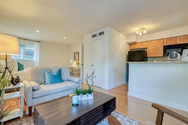 2526 Durwood St in Austin, TX - Building Photo - Building Photo