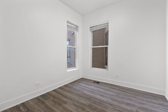 2332 W Warren Blvd, Unit 1 in Chicago, IL - Building Photo - Building Photo