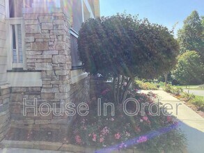 49 White Ash Dr in Asheville, NC - Building Photo - Building Photo