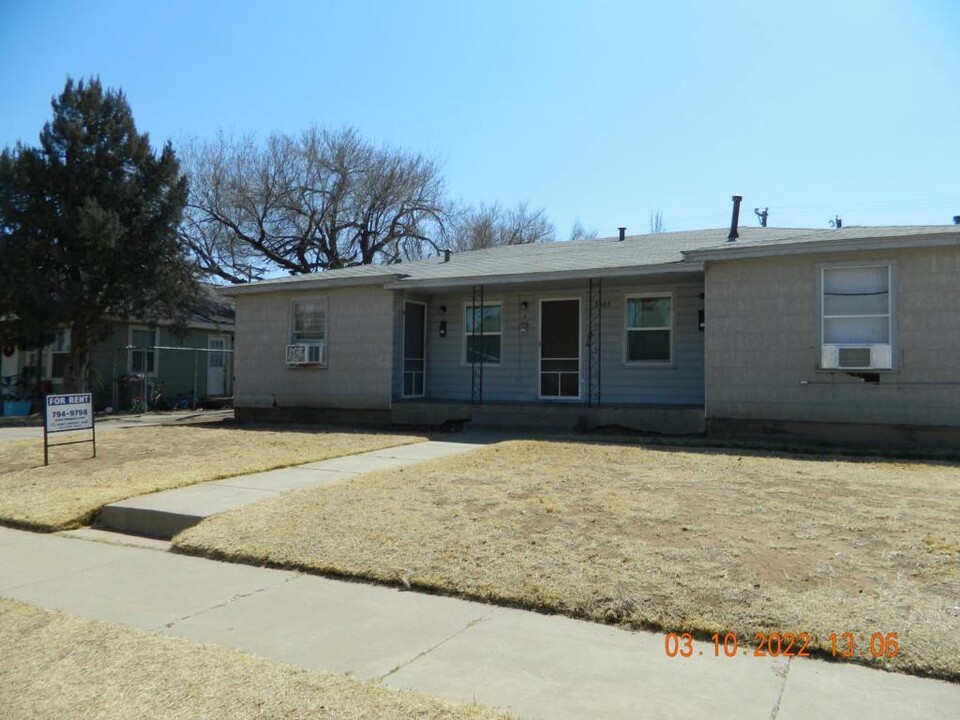 3005 35th St in Lubbock, TX - Foto de edificio