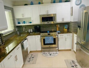 1474 Cochran Dr in Lake Worth Beach, FL - Building Photo - Building Photo