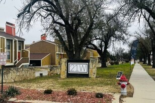 21W at Wichita State in Wichita, KS - Building Photo