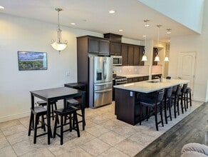 260 Waterfall Rd in Templeton, CA - Building Photo - Building Photo