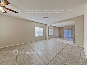 17755 W Maui Ln in Surprise, AZ - Foto de edificio - Building Photo