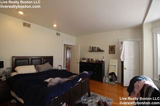 38 Babcock St, Unit #3 in Brookline, MA - Foto de edificio - Building Photo
