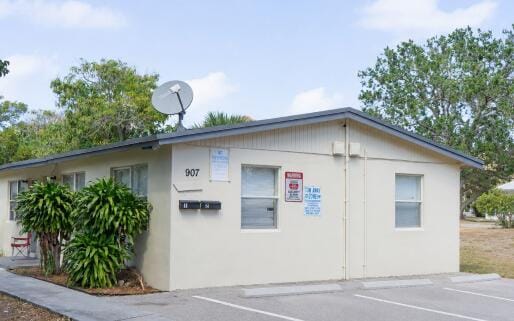 property at 907 5th St