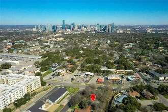 2403 Sherwood Ln in Austin, TX - Building Photo - Building Photo