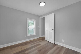 1071 Whitethorne Ave in Columbus, OH - Building Photo - Building Photo