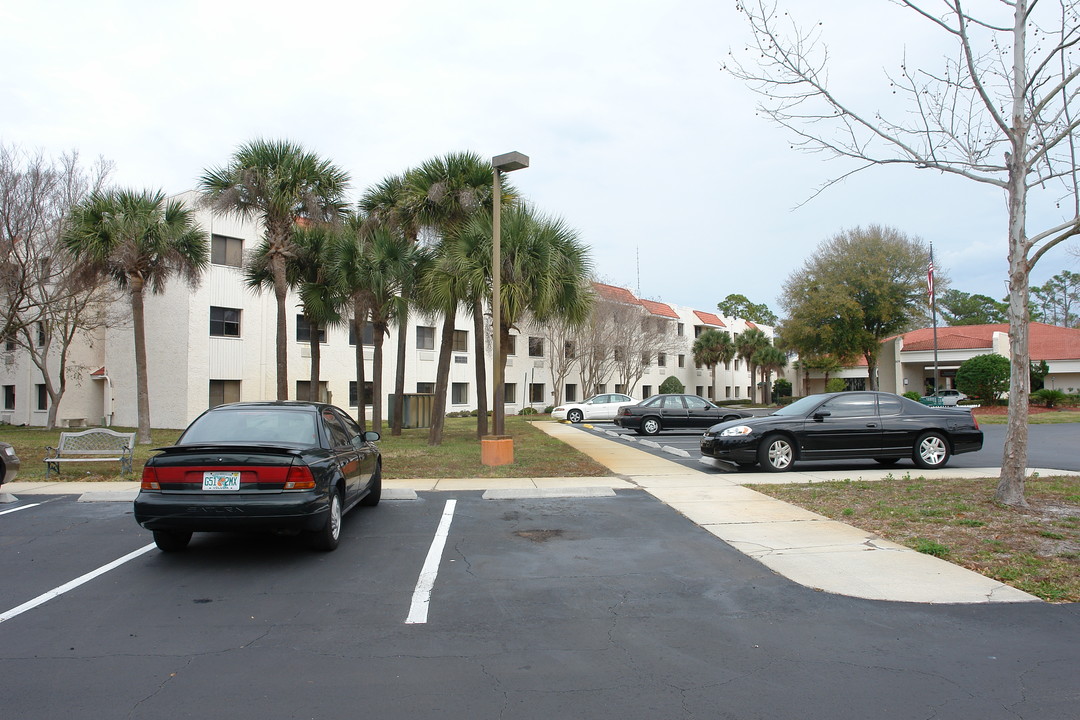 Ormond In The Pines in Ormond Beach, FL - Building Photo