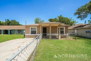 5203 N 39th St in Tampa, FL - Building Photo