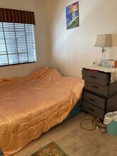 1210 S Shenandoah St in Los Angeles, CA - Building Photo - Building Photo
