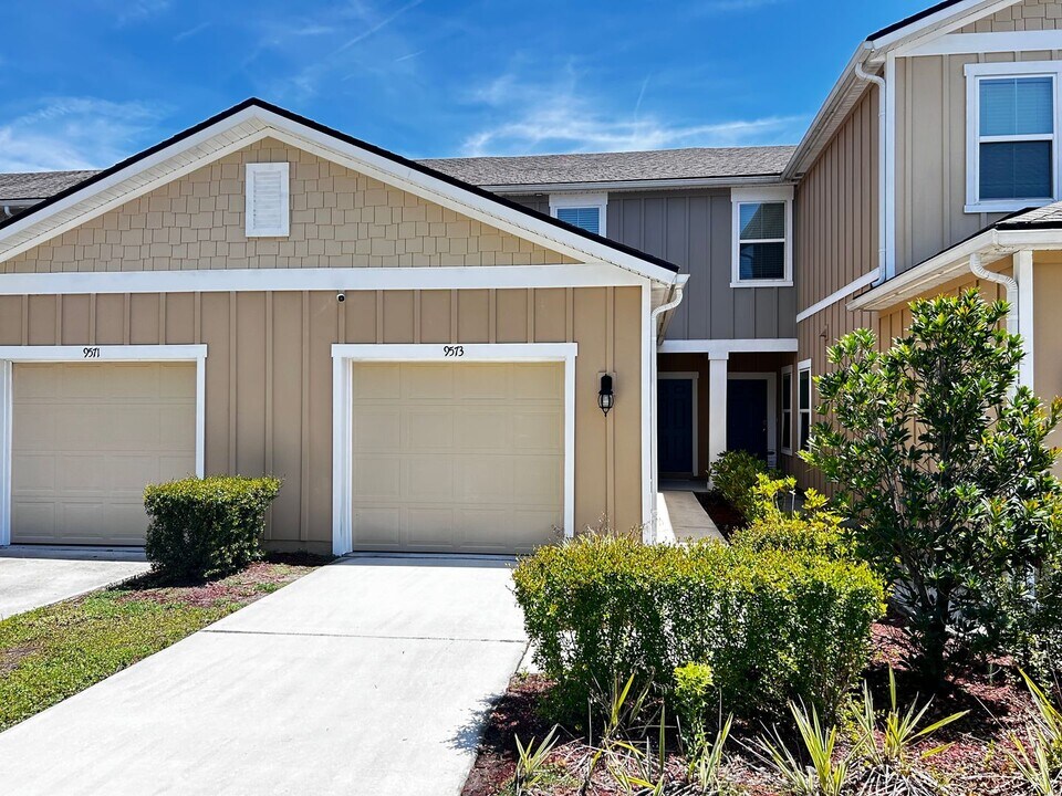 9573 Star Dr in Jacksonville, FL - Building Photo