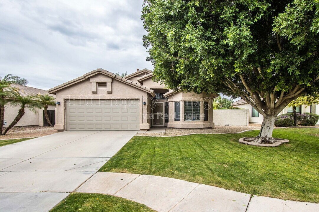 1944 W Canyon Way in Chandler, AZ - Building Photo