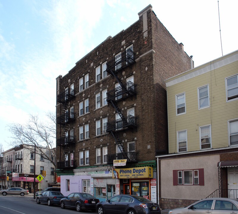 3 Adams St in Newark, NJ - Building Photo