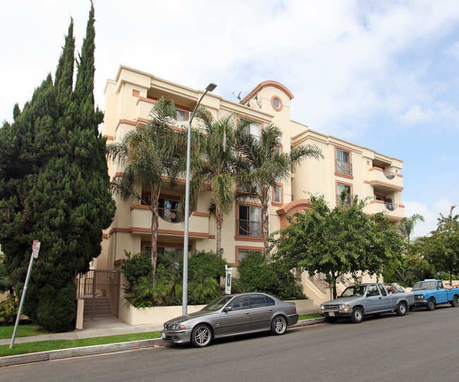 1621 Barry Ave in Los Angeles, CA - Foto de edificio - Building Photo