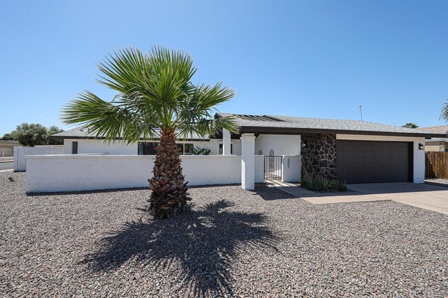 3001 W Mercer Ln in Phoenix, AZ - Building Photo - Building Photo