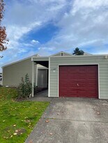 College Green Duplexes in Albany, OR - Building Photo