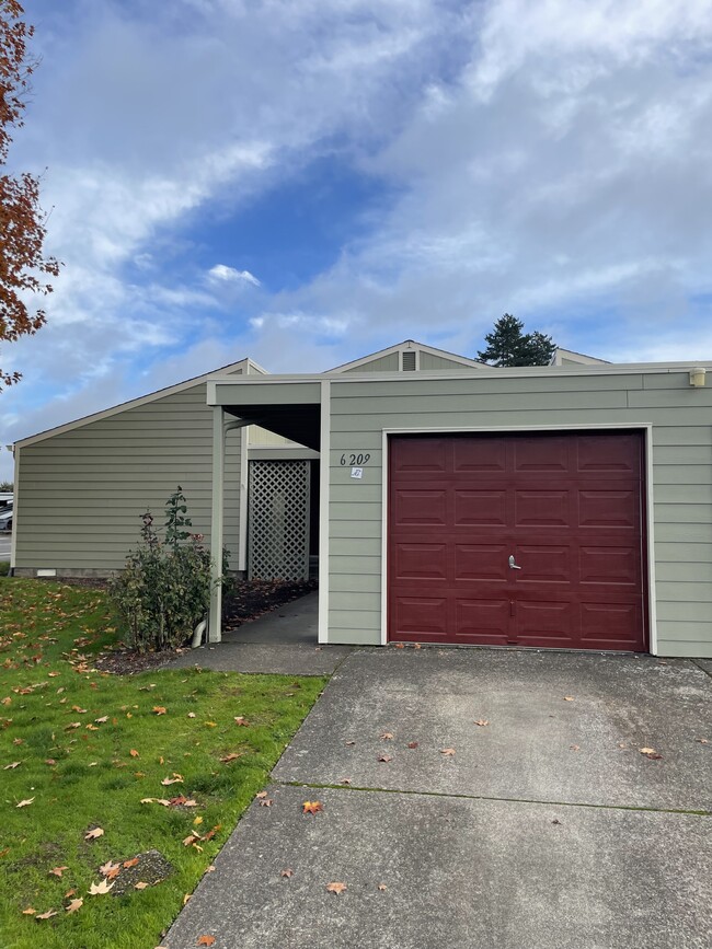 College Green Duplexes