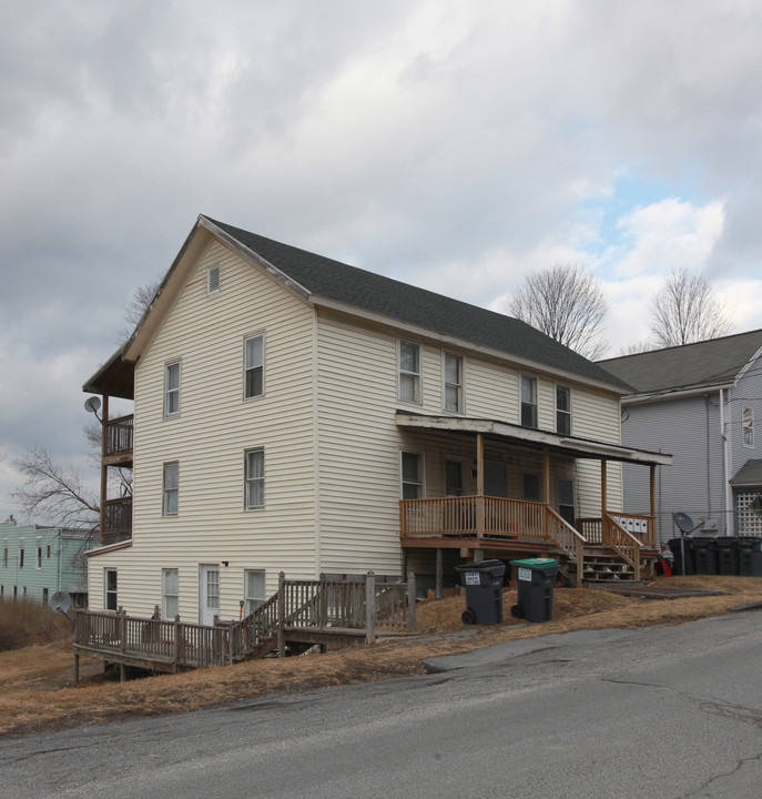 85 Elm St in Hoosick Falls, NY - Building Photo