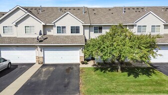 17303 Wilderness Cir SE in Prior Lake, MN - Building Photo