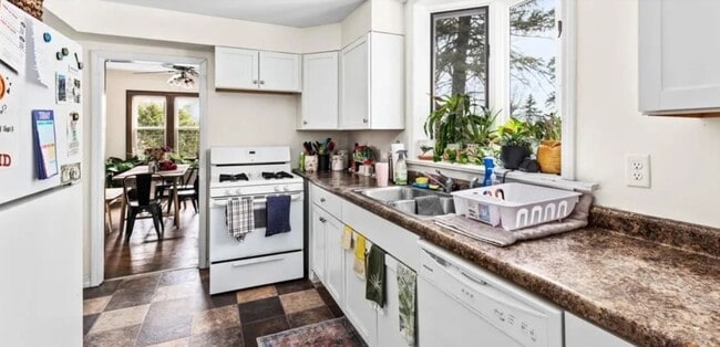 1325 N 19th Ave E in Duluth, MN - Building Photo - Building Photo