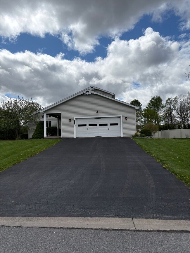 property at 2065 Whisper Ridge Dr