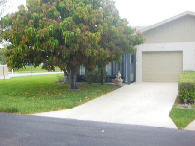 5475 Glenda St in West Palm Beach, FL - Building Photo - Building Photo