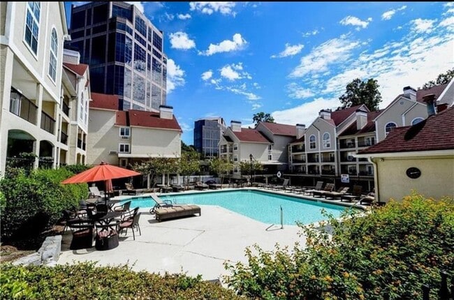 3655 Habersham Rd NE in Atlanta, GA - Building Photo - Building Photo
