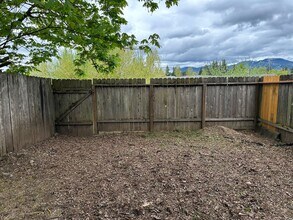 776-778 W Quinalt St in Springfield, OR - Building Photo - Building Photo