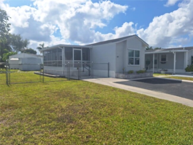 35303 SW 180th Ave in Homestead, FL - Building Photo - Building Photo