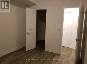 4633 Glen Erin Dr in Mississauga, ON - Building Photo - Building Photo