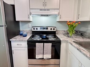 1950 Lake Osborne Dr, Unit #3 in Lake Worth Beach, FL - Building Photo - Building Photo