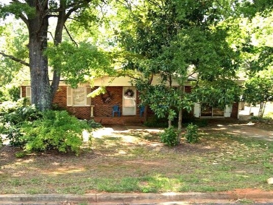 property at 2031 Redwood Cir