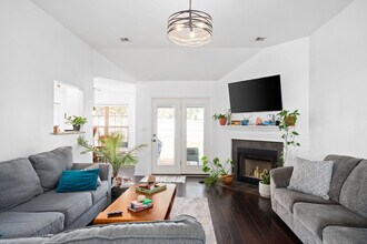 525 Parkvue Village Way in Clarksville, TN - Building Photo - Building Photo