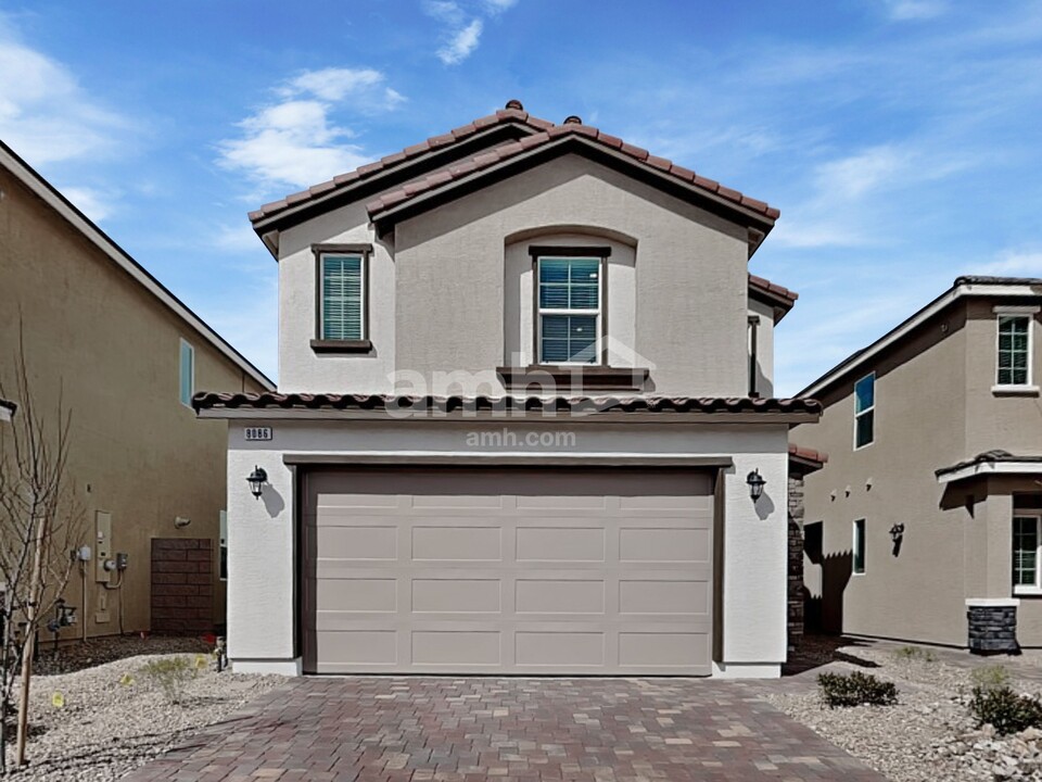 8086 Winterfell Peak Ave in Las Vegas, NV - Building Photo