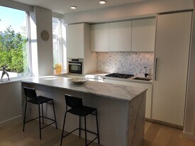 1180 Broughton St in Vancouver, BC - Building Photo