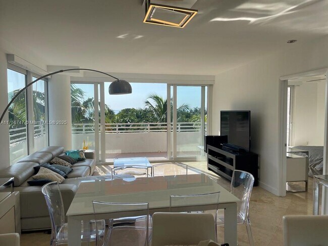 226 Ocean Dr in Miami Beach, FL - Building Photo - Building Photo