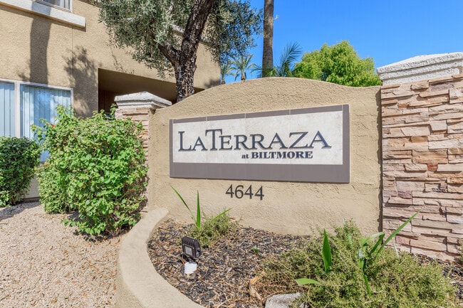 RN Properties La Terraza, LLC in Phoenix, AZ - Foto de edificio - Building Photo