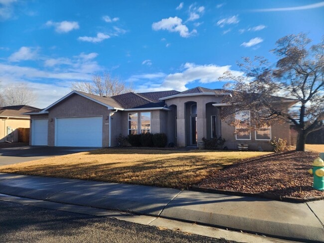 650 Gemstone Way in Grand Junction, CO - Building Photo - Building Photo