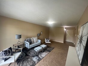 The Park Terrace in Omaha, NE - Building Photo - Interior Photo