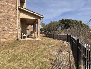 1915 Sutton Pl in Harker Heights, TX - Foto de edificio - Building Photo