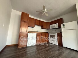 1135 1/2 N College Dr in Maryville, MO - Building Photo