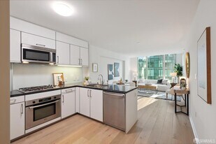 333 Main St, Unit 4C in San Francisco, CA - Building Photo