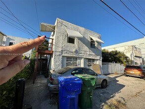 2328 SW 17th St-Unit -3-up in Miami, FL - Building Photo - Building Photo